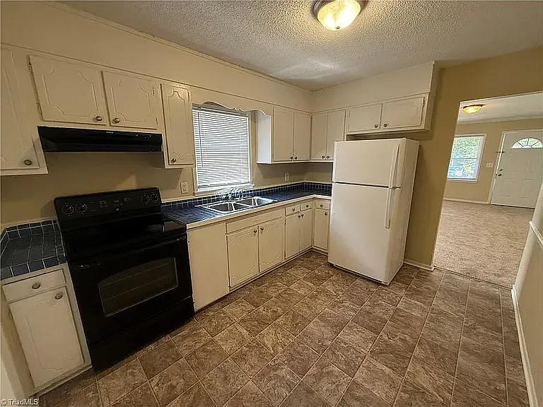 309 Ray St — Photo 4