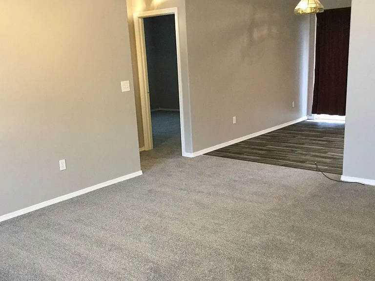 861 N Callahan Ave — Photo 2