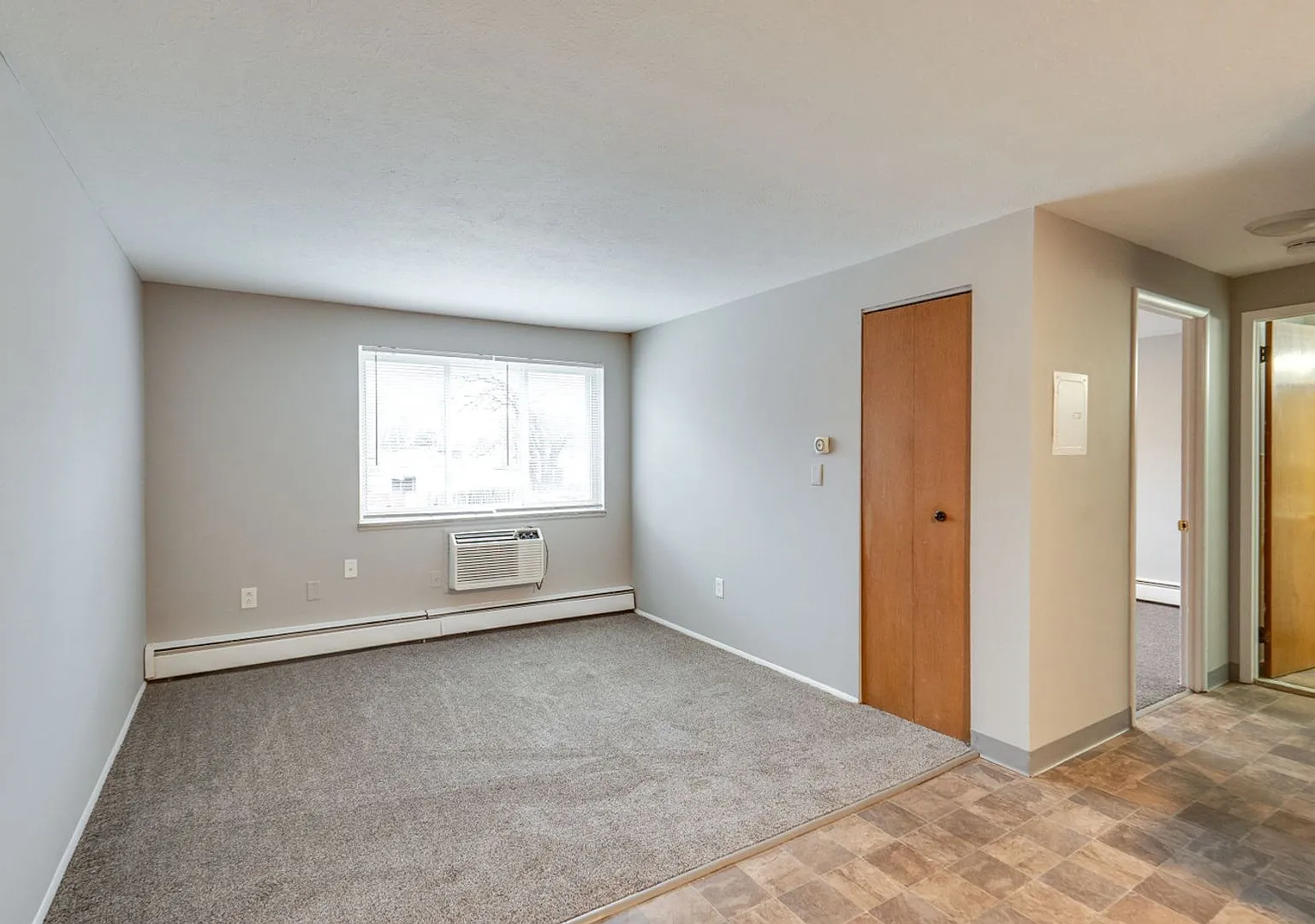 3003 Archwood Ave — Photo 2