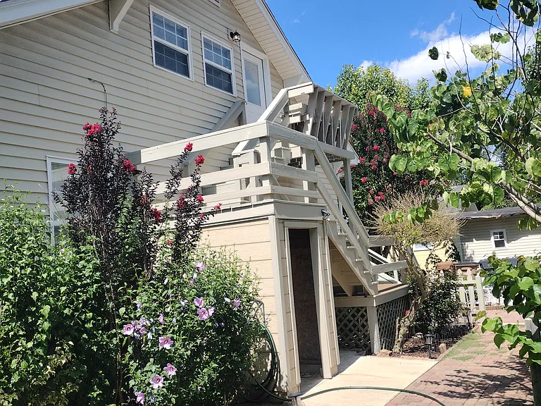 2328 Cedar Ln #B — Photo 31