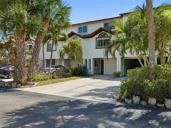 381 Madeira Cir, Tierra Verde, FL 33715