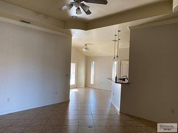 4th image of 2544 Windsor Pl