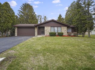 545 4 1/2 Mile Rd, Racine, WI 53402