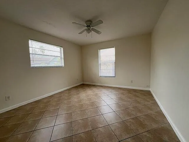 1307 Hempstead St — Photo 10