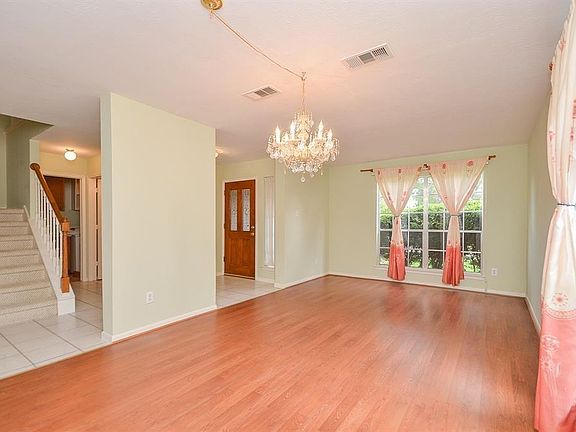 3rd image of 4919 Carrington Ct