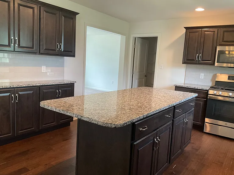 301 Reserve Ln — Photo 10