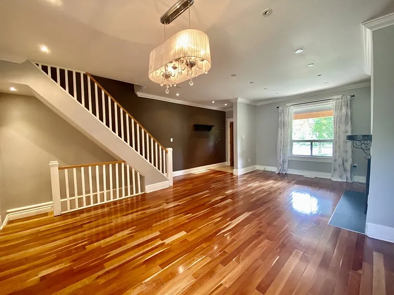 85 Arundel Ave — Photo 10