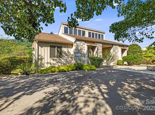 25 Westridge Ct, Hendersonville, NC 28791