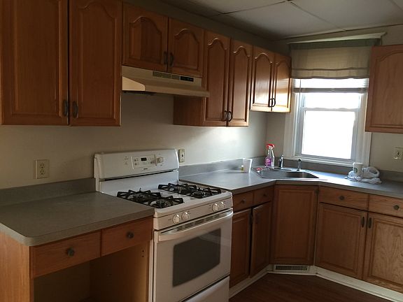 5th image of 48 E Henrietta Rd