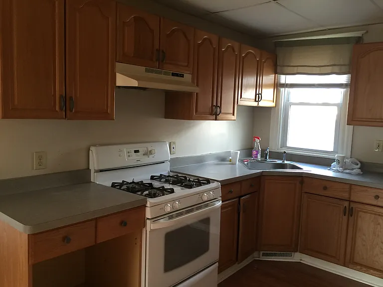48 E Henrietta Rd — Photo 5