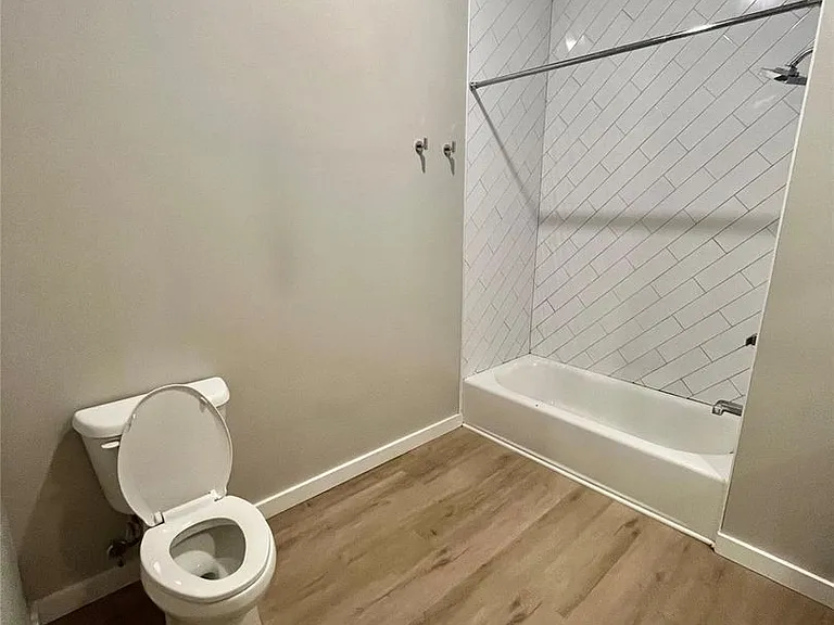 289 Main St #305 — Photo 8