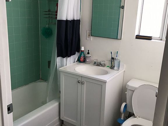 5th image of 2613 W Wyoming Ave #A