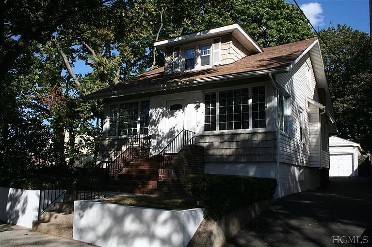 1st image of 3 Knollwood Ave