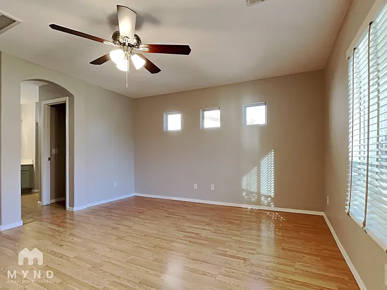 1423 E Poncho Ln — Photo 6