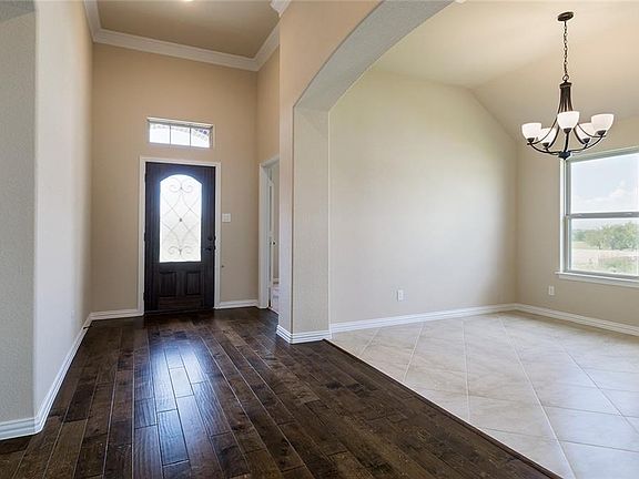 4th image of 2929 Luke Dr