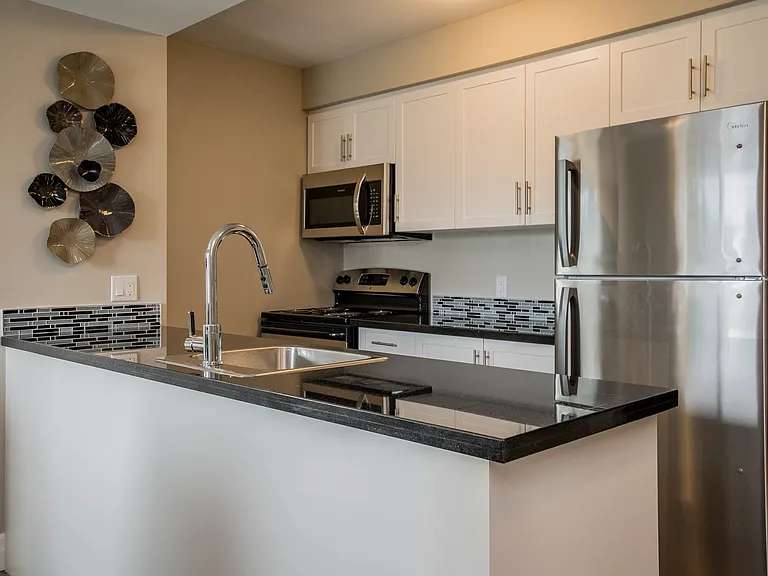 111 Amherst Dr — Photo 10