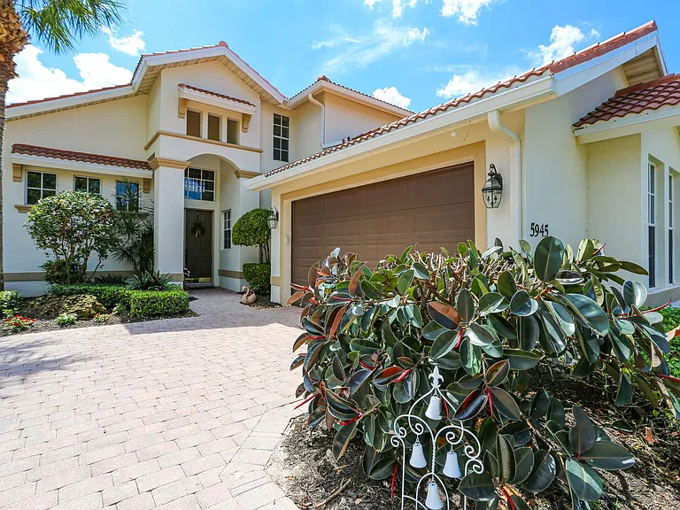 5945 Paradise Cir — Photo 8