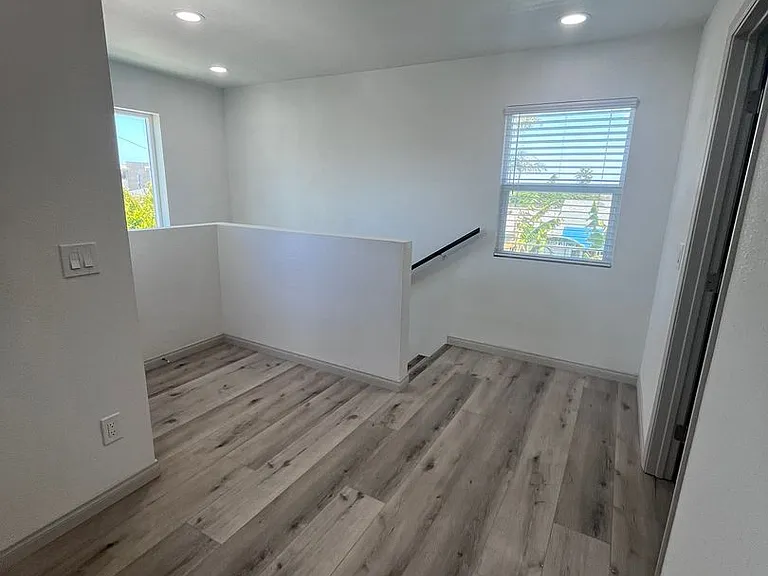 202-204 Calla Ave — Photo 14