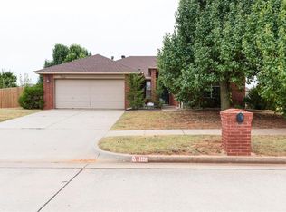 1220 Eastview Cir, Yukon, OK 73099