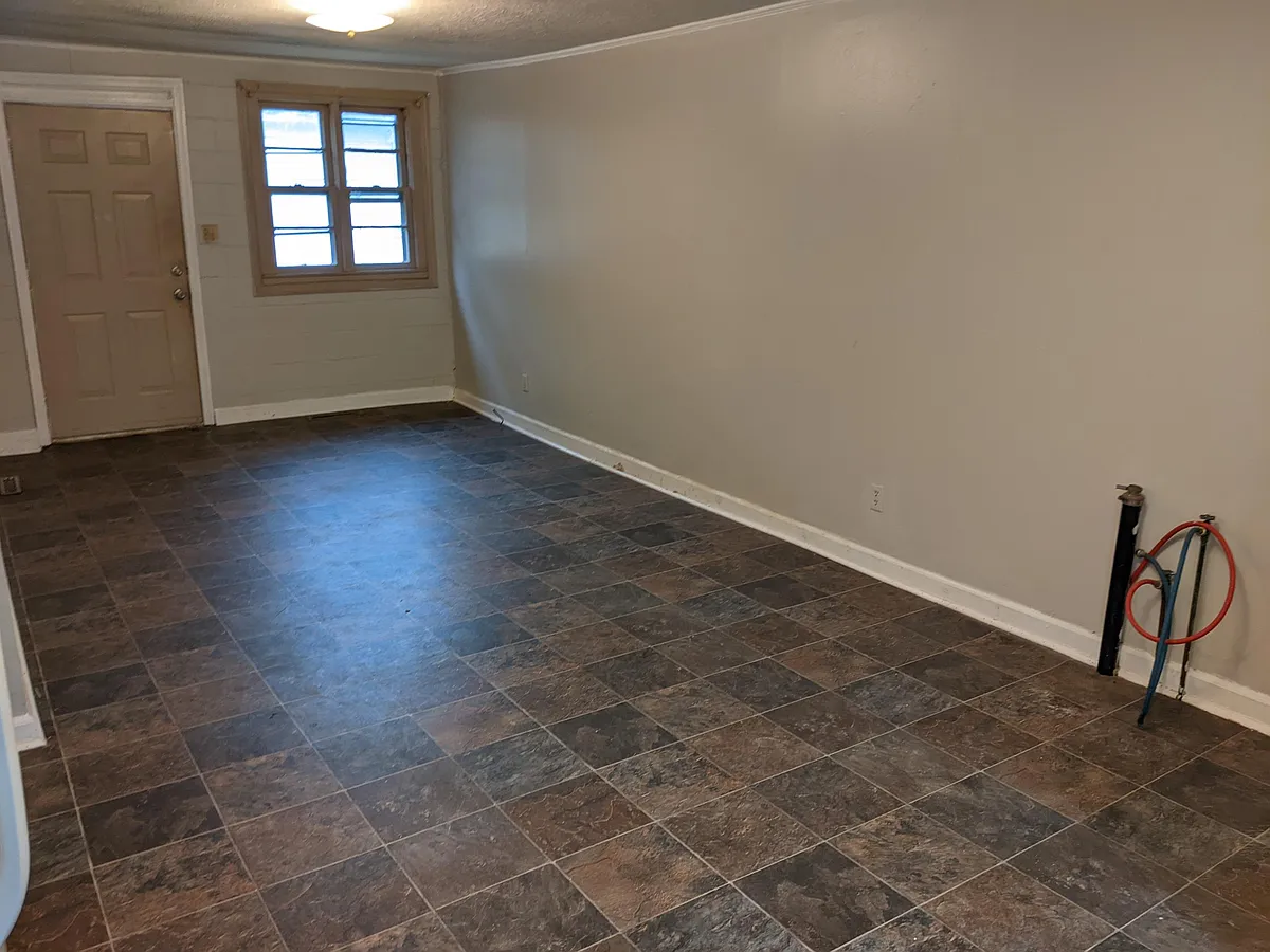 Main living area - 619 W Harper St #A