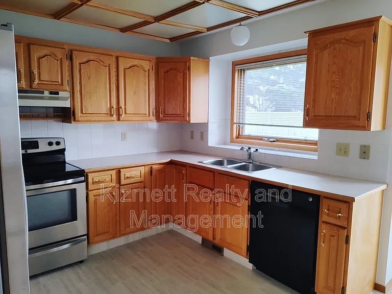 615 Forest Ln NW — Photo 17