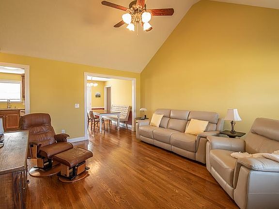 4th image of 409 Indian Park Dr