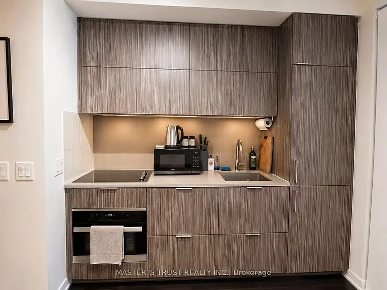 20 Richardson St #1005 — Photo 3