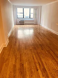 Rented by Metropolis Real Estate of Manhattan