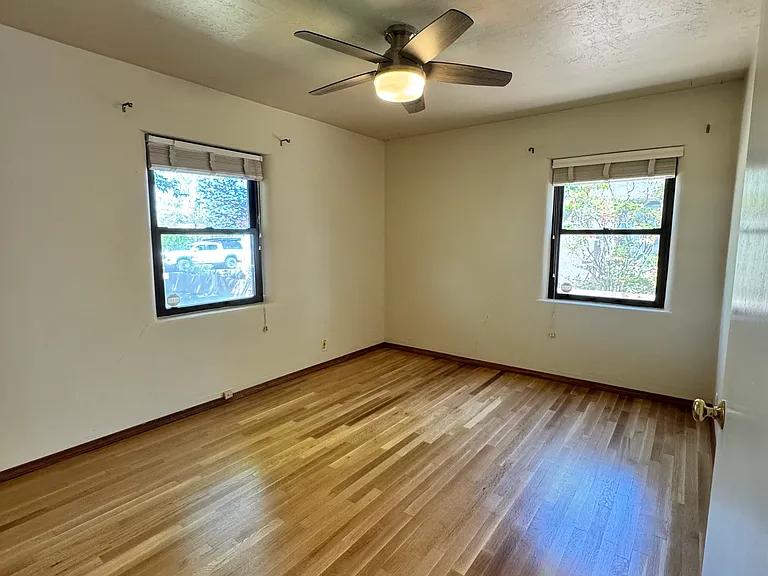 1408 Lafayette Dr NE — Photo 4