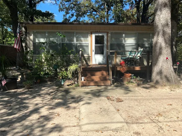107 La Salle St, Mabank, TX 75156