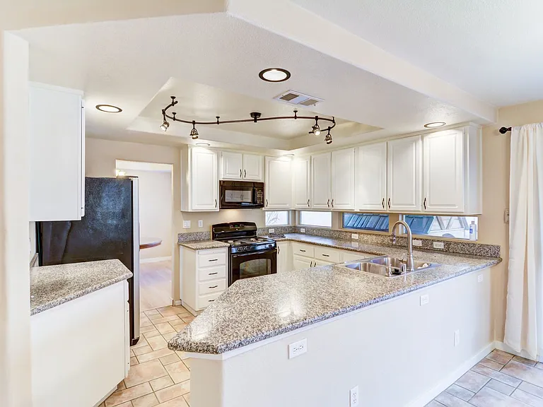 8508 Copper Knoll Ave — Photo 6