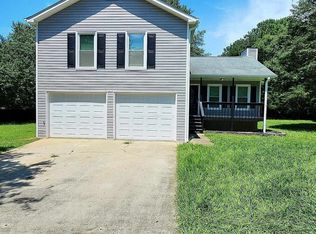 2765 Milton Bryan Dr, Loganville, GA 30052