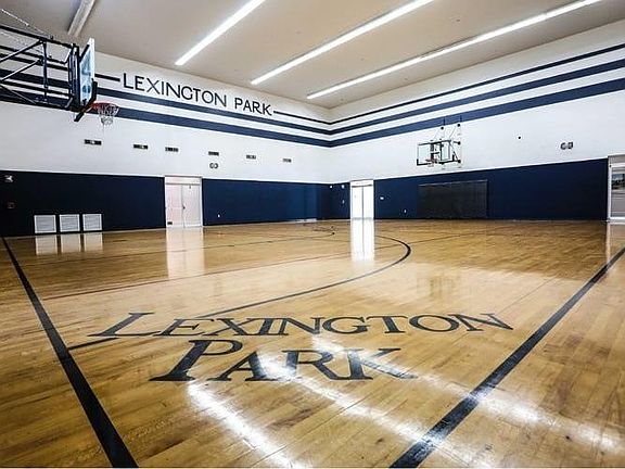 3rd image of 12222 Lexington Park Dr