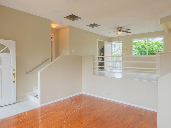 2nd image of 15-1735 13th Ave