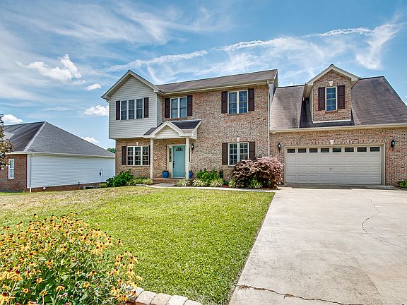 3rd image of 213 Trace Ct
