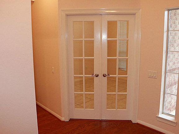 4th image of 5214 Englewood Point Ct