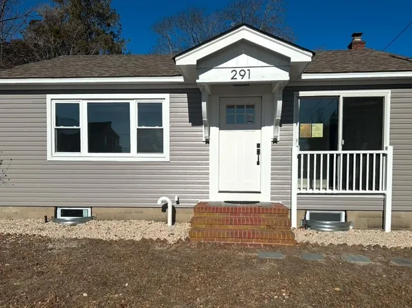 291 E Montauk Highway, Hampton Bays, NY 11946