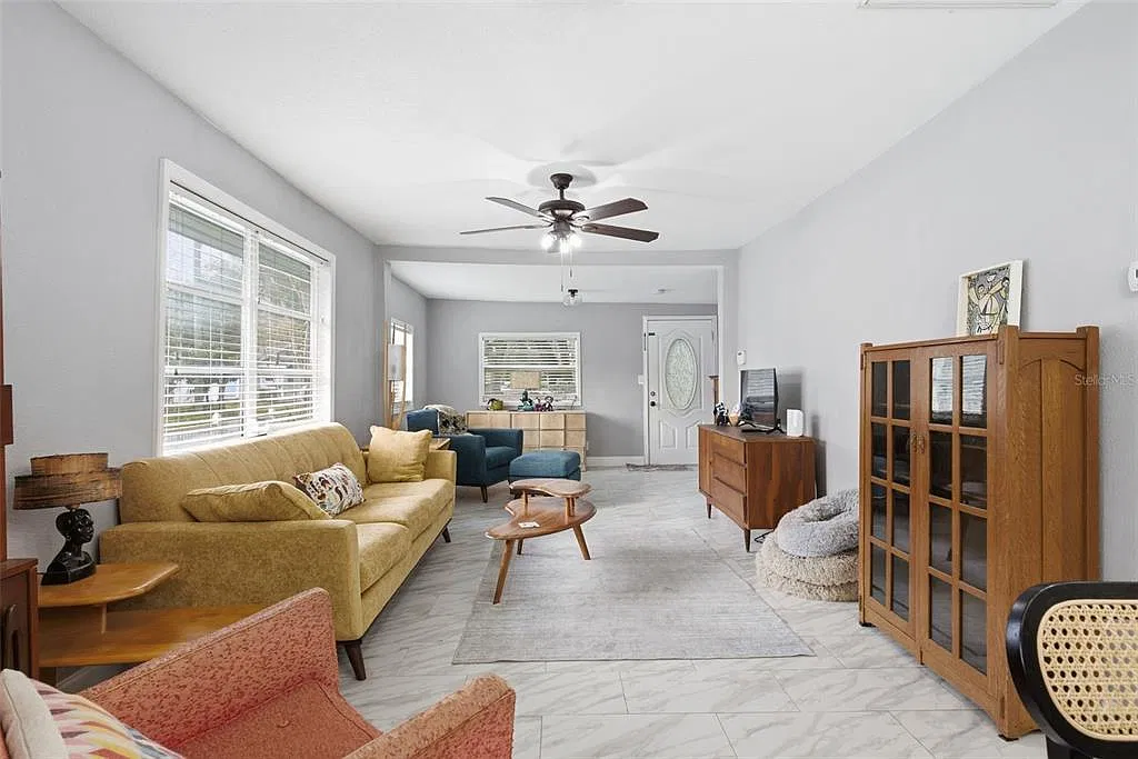 2 bed, 1.0 bath, 1056 sqft, $2,300 — Photo 4