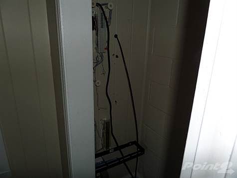 5th image of 900 Blk E Cross St