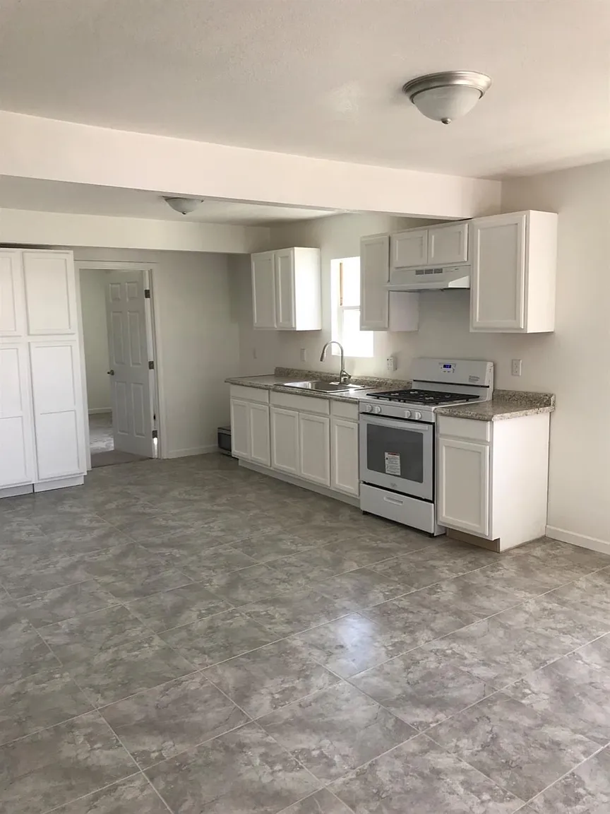 5574 7th St photo 1