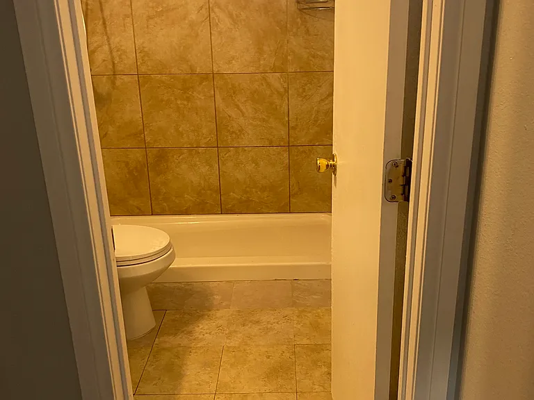 424 W Wilson Ave #A — Photo 16