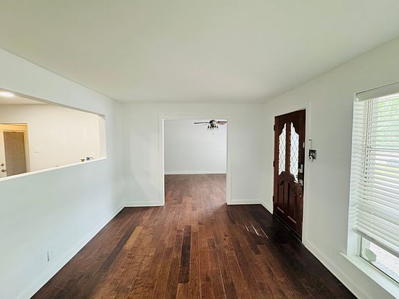 3rd image of 2129 Diane Dr