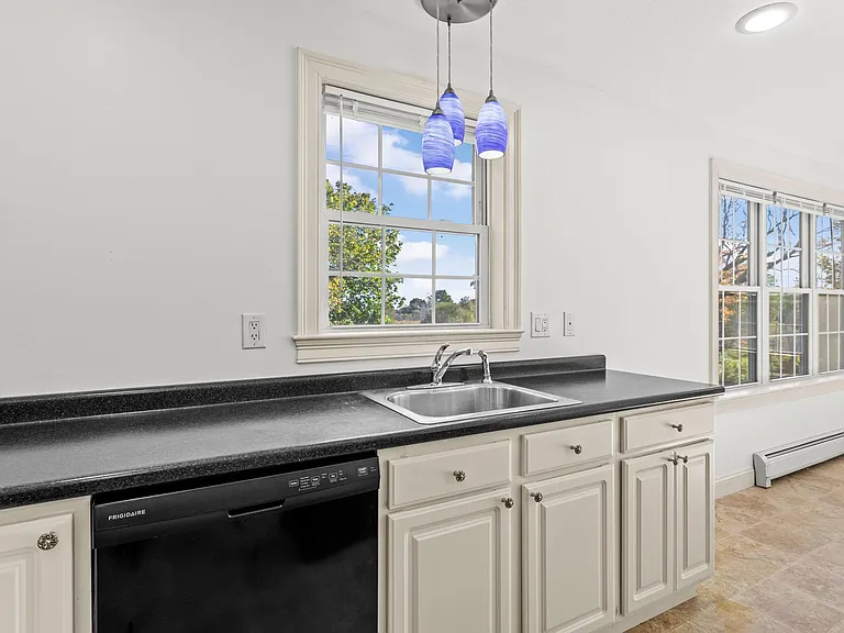 22 Maple Rd — Photo 28