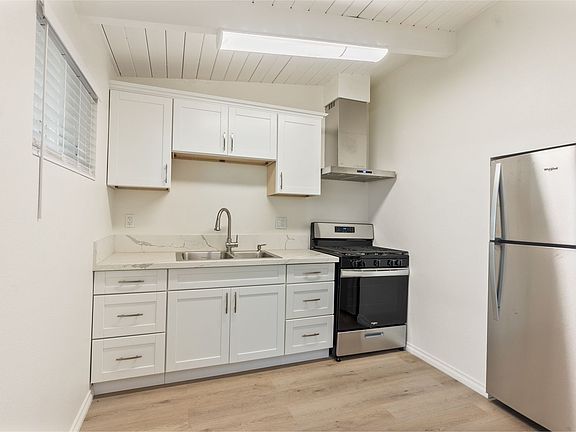 5th image of 525 Catalina St APT B