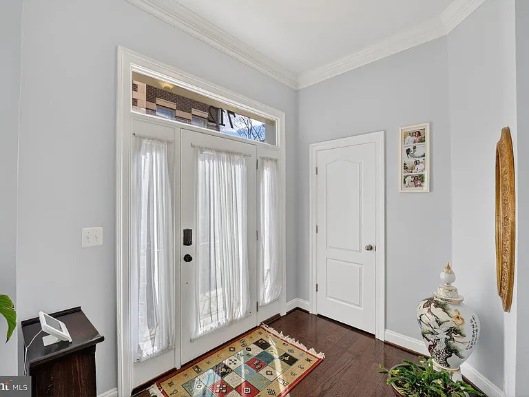 712 Sentry Sq — Photo 4
