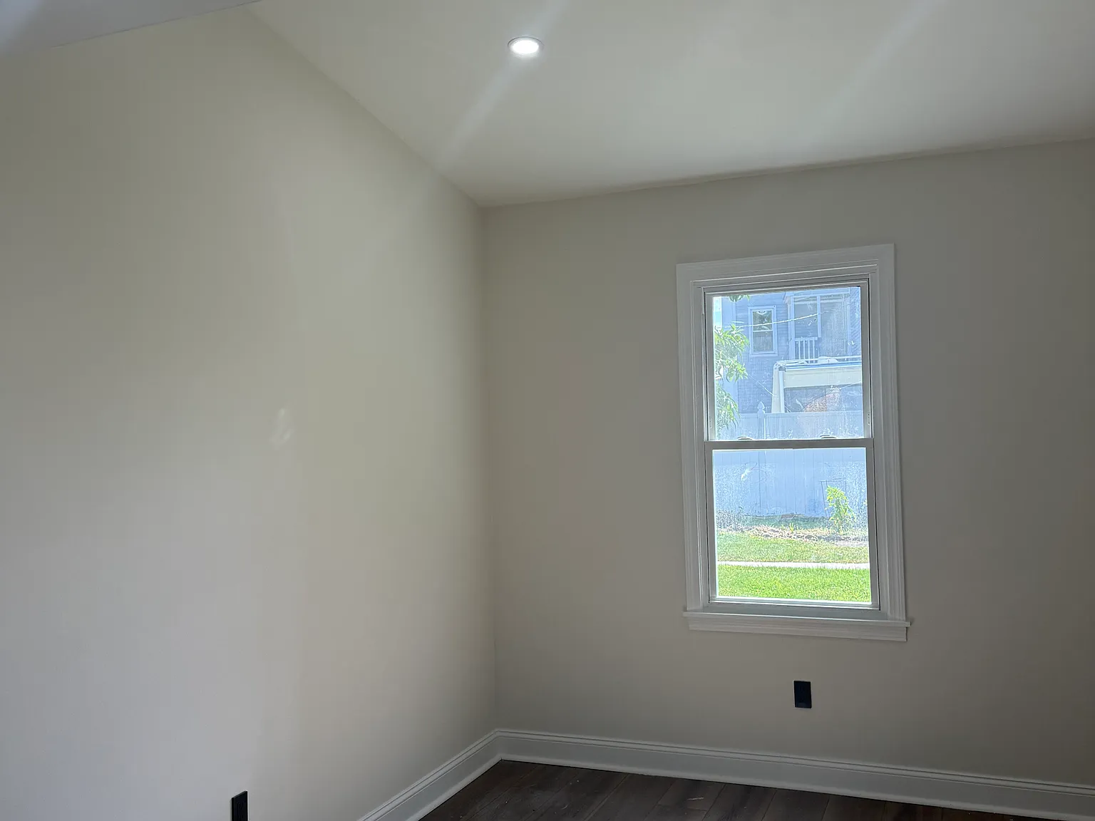 3 bed, 1300 sqft, $3,000 — Photo 4