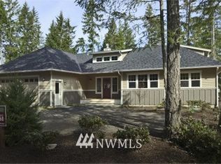 90 Country Club Dr E, Union, WA