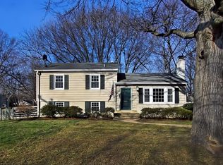 8408 Crowley Pl, Alexandria, VA 22308
