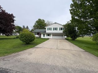 320 S Main St, Creston, IL 60113