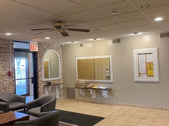 3rd image of 7525 W Lawrence Ave Unit 302